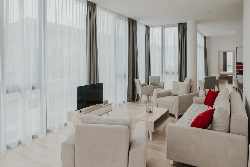 Penthouse, 4 Bedrooms, City View photo 1