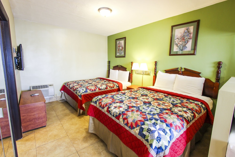 Junior Suite, Multiple Beds, Kitchen, Garden View photo 3