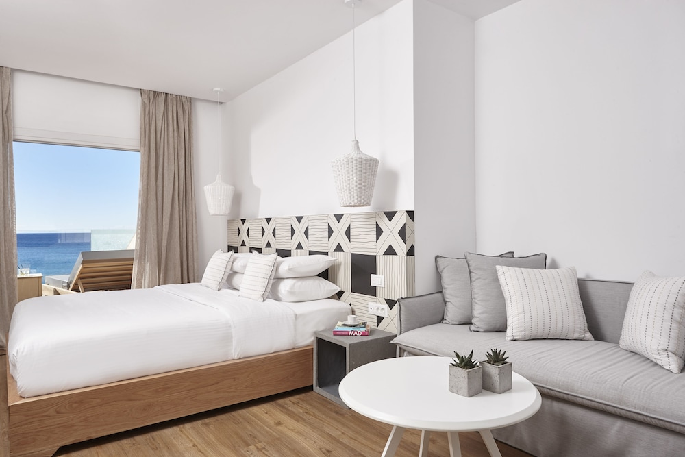 Deluxe Room, 1 Double Bed, Sea View - Photo 1