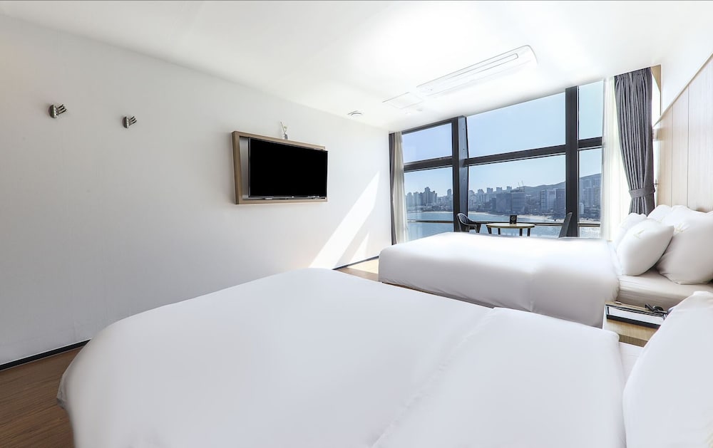Suite Ocean View Twin (Full Ocean View) - Photo 4