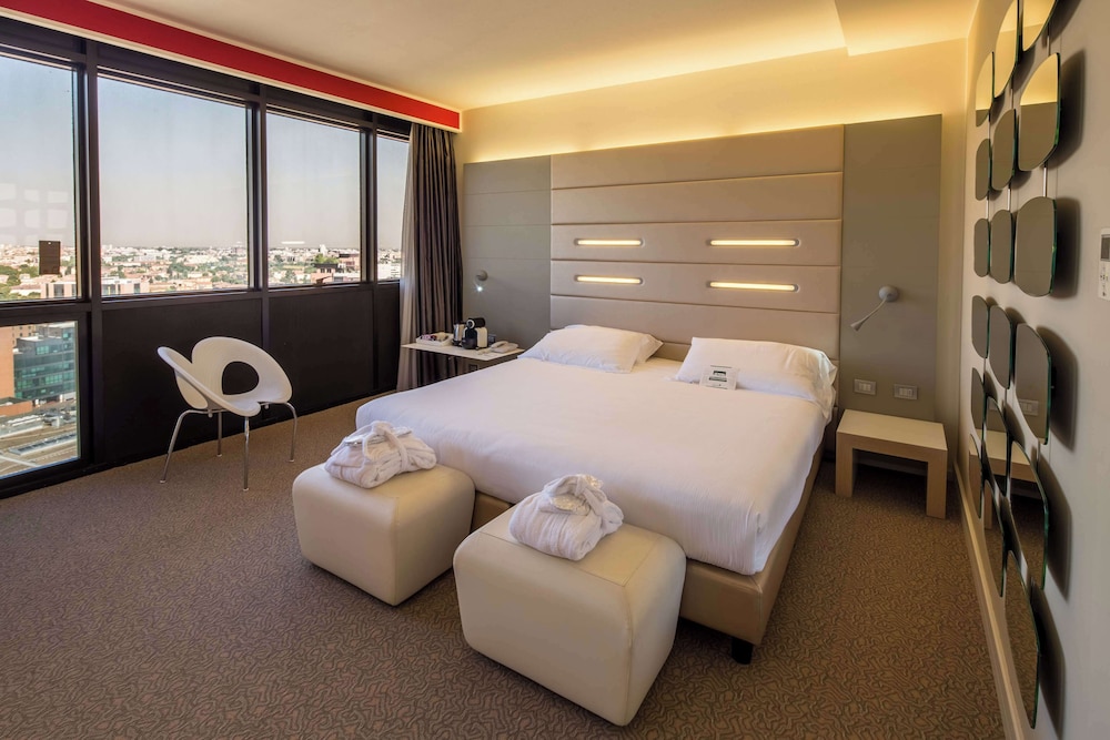 Junior Suite, 1 King Bed - Photo 1