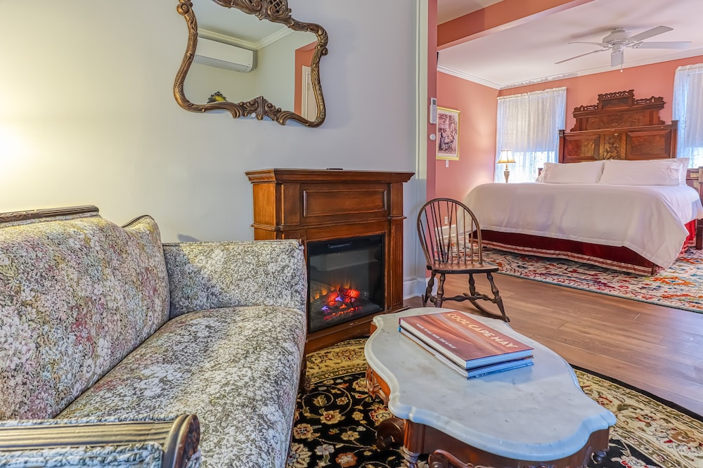 Room (Joseph F. Page Suite) photo 1
