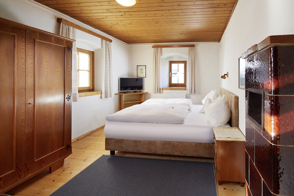 Basic Room, 2 Bedrooms, Bathtub photo 1