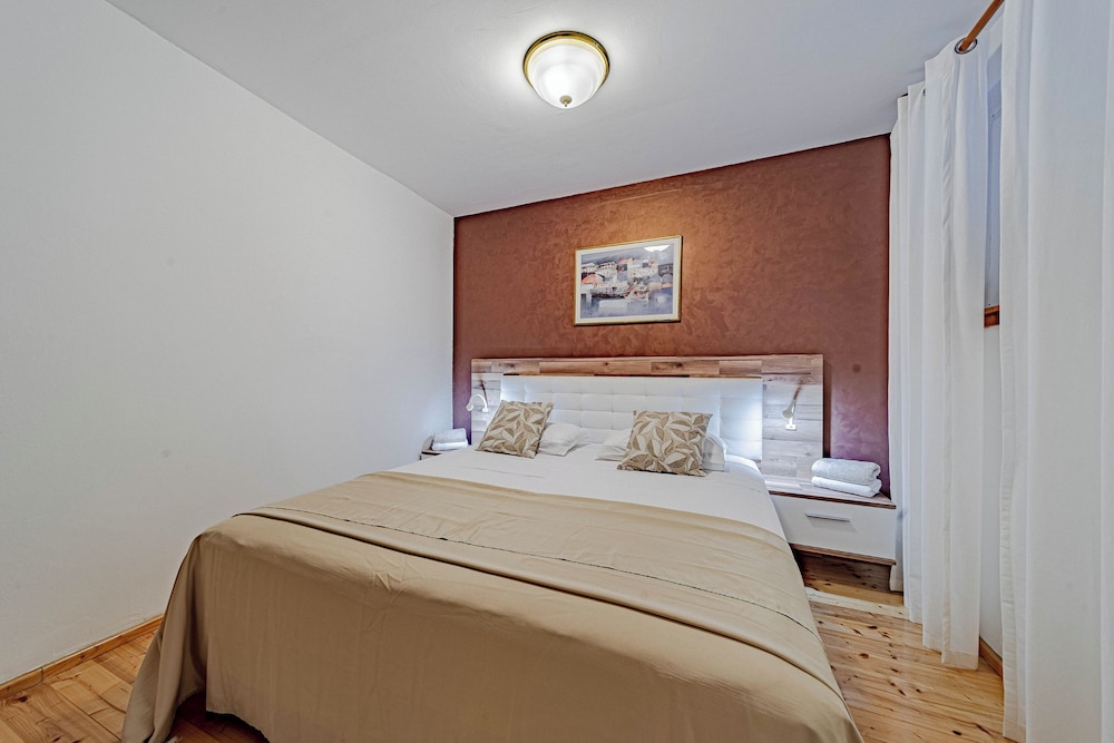 Family House, 2 Bedrooms (Sea View House Sanja With Terrace)