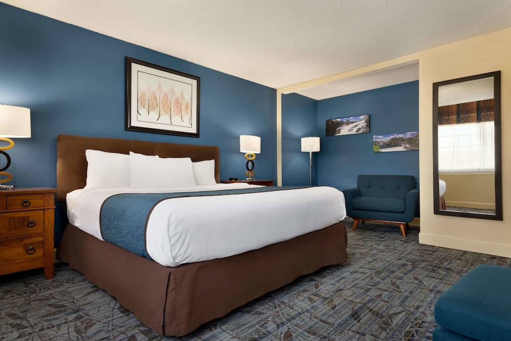 Standard Room, 1 King Bed - Photo 2