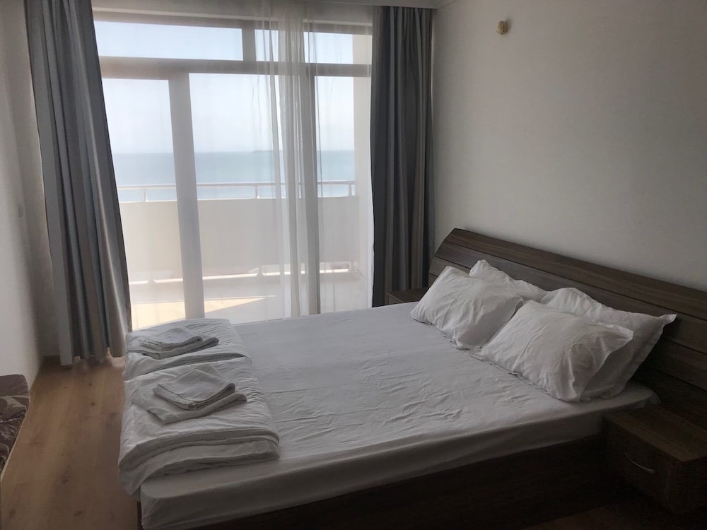 Family Apartment, 1 Bedroom, Kitchen, Beachfront photo 1