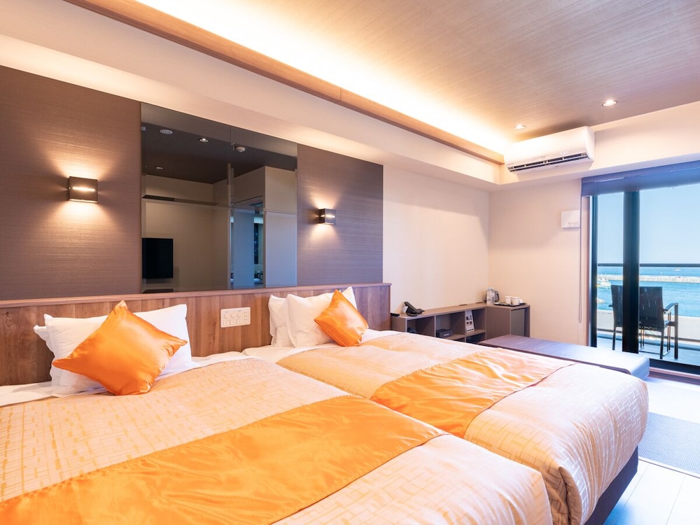 [Japanese Modern Japanese-Western Room] 35m² + Private Terrace 7m², Shigaraki-yaki Open-air Bath - Photo 1