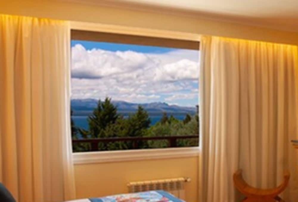 Suite, Lake View (Master) photo 2