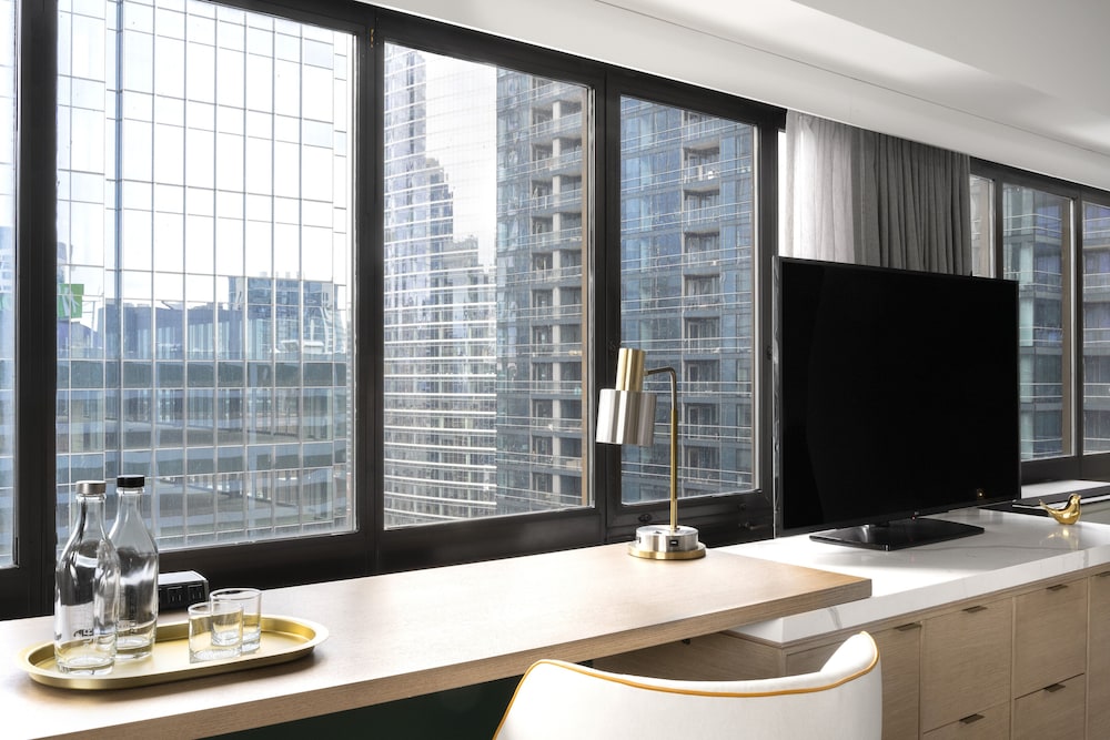 Standard Room, 1 King Bed (Walk-In Shower) - Photo 4
