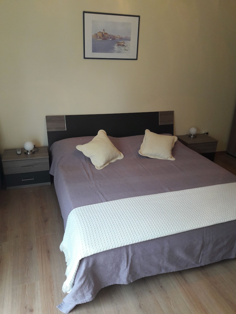Apartment photo 1