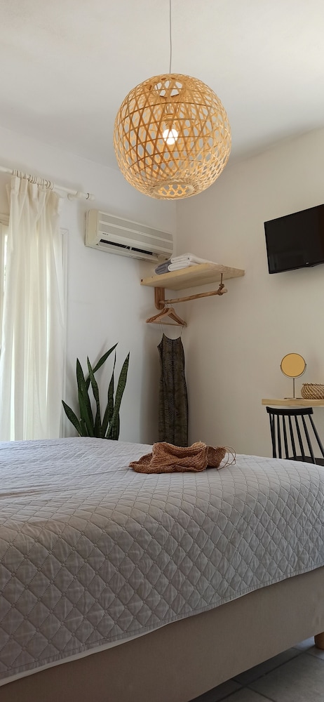 Double Room (King Size Bed)