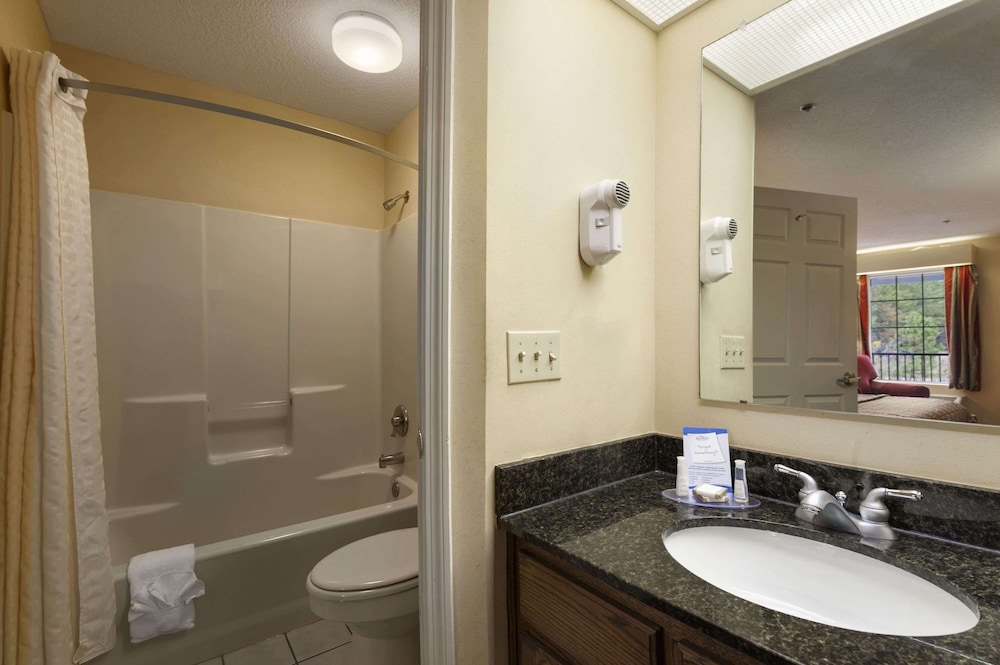 Room, Accessible - Photo 3