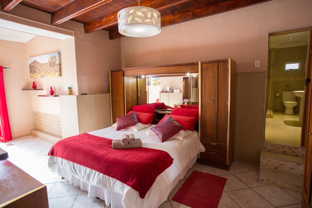 Honeymoon Chalet, 1 Bedroom photo 2