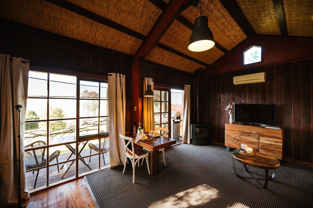 Boutique Spa Cabin Kitchenette - Weekend 3 Night Stay photo 2