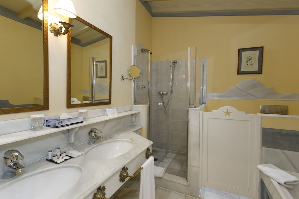 Superior Room (3 Adults) Superior Room (3 Adults)