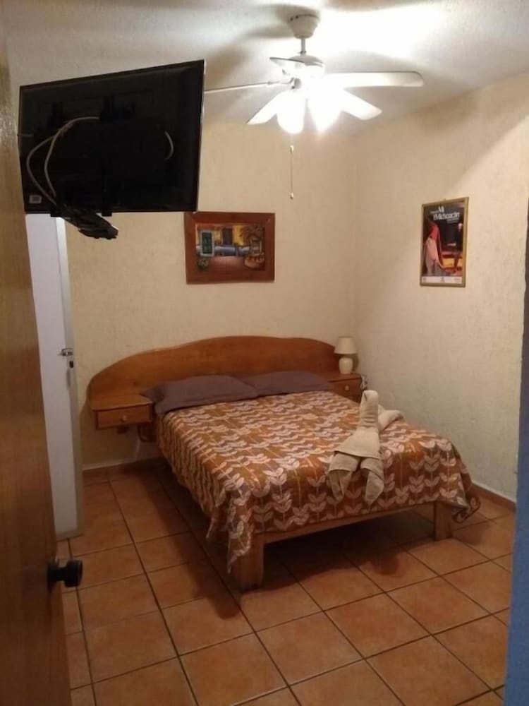 Basic Double or Twin Room photo 2