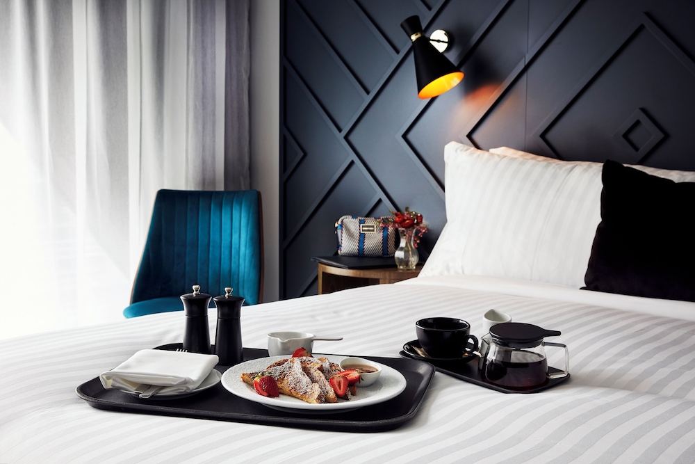Room, 1 Queen Bed, Accessible (Acacia) thumbnail 5