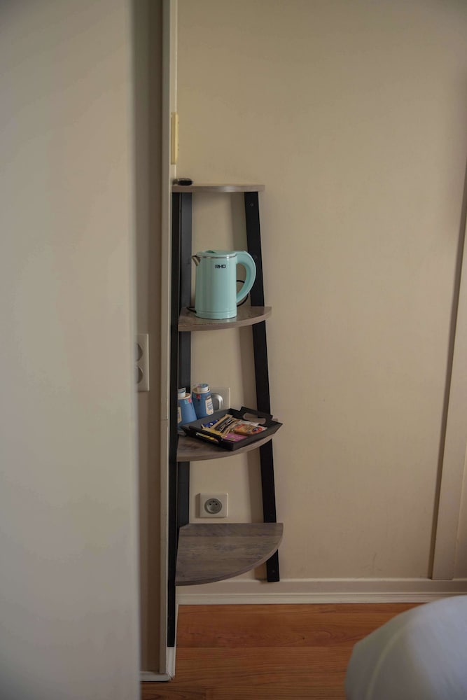Standard Room, Multiple Beds - Photo 3