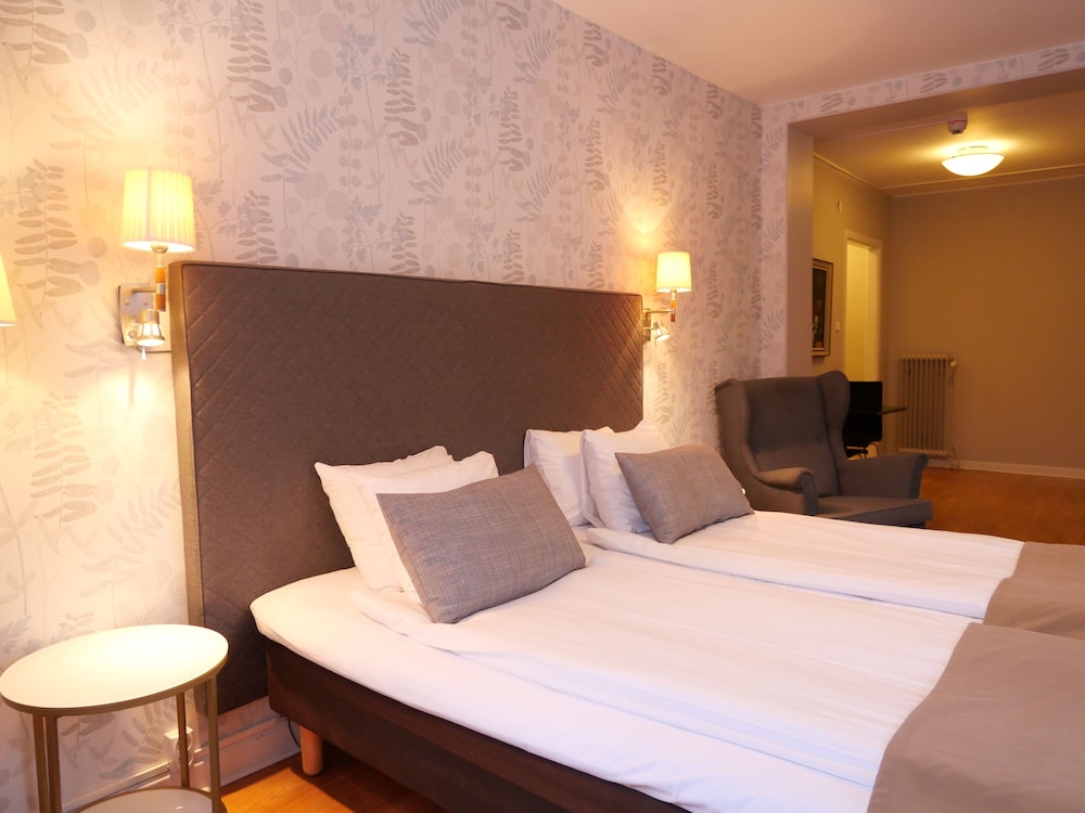 Economy Double Room, 2 Twin Beds photo 1