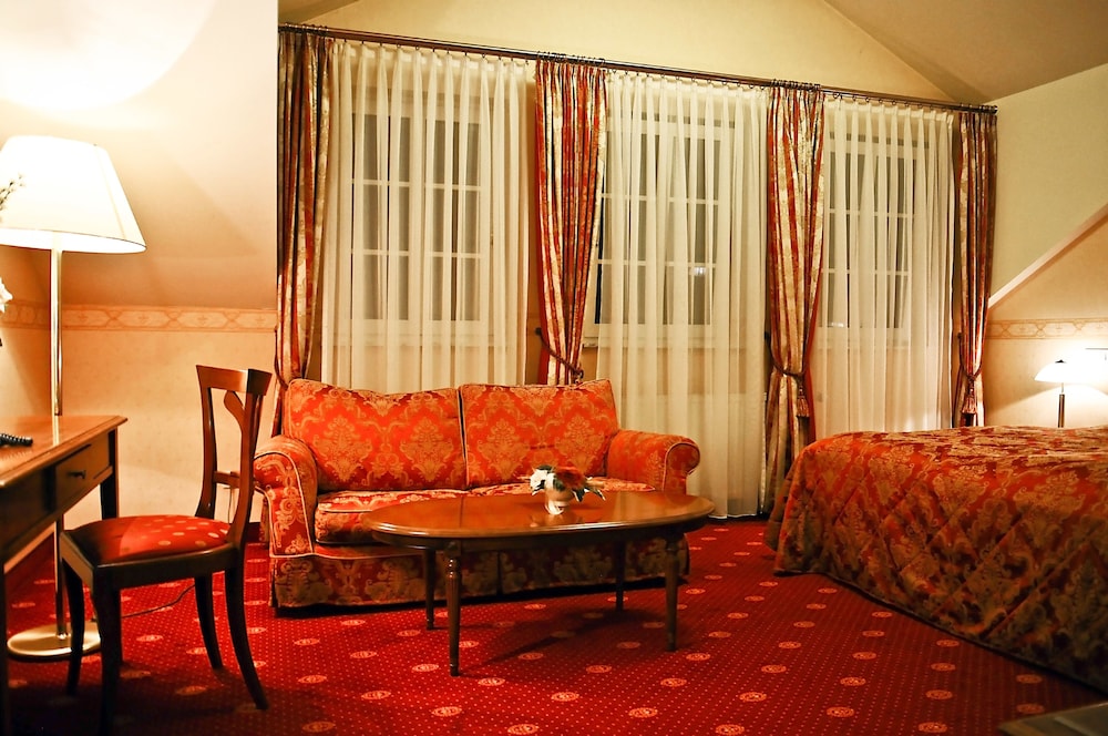 Comfort Double Room, 1 Bedroom, Bathtub, City View photo 3