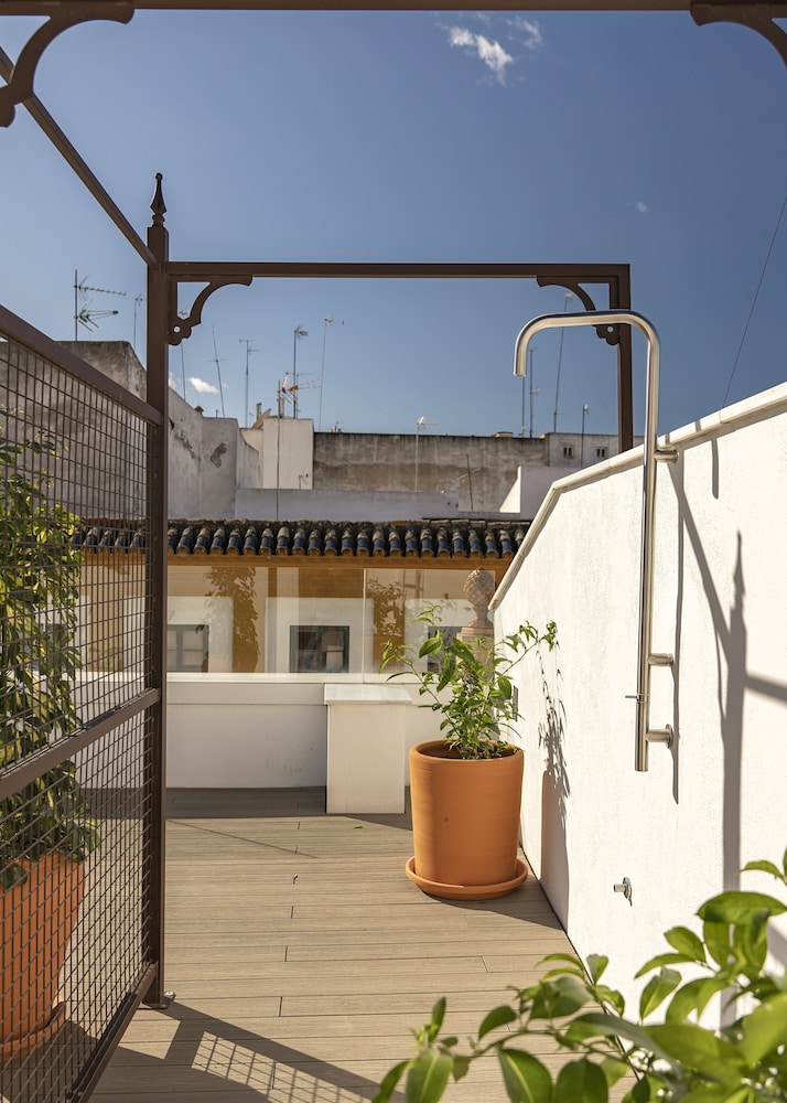 Deluxe Double Room, Terrace thumbnail 6