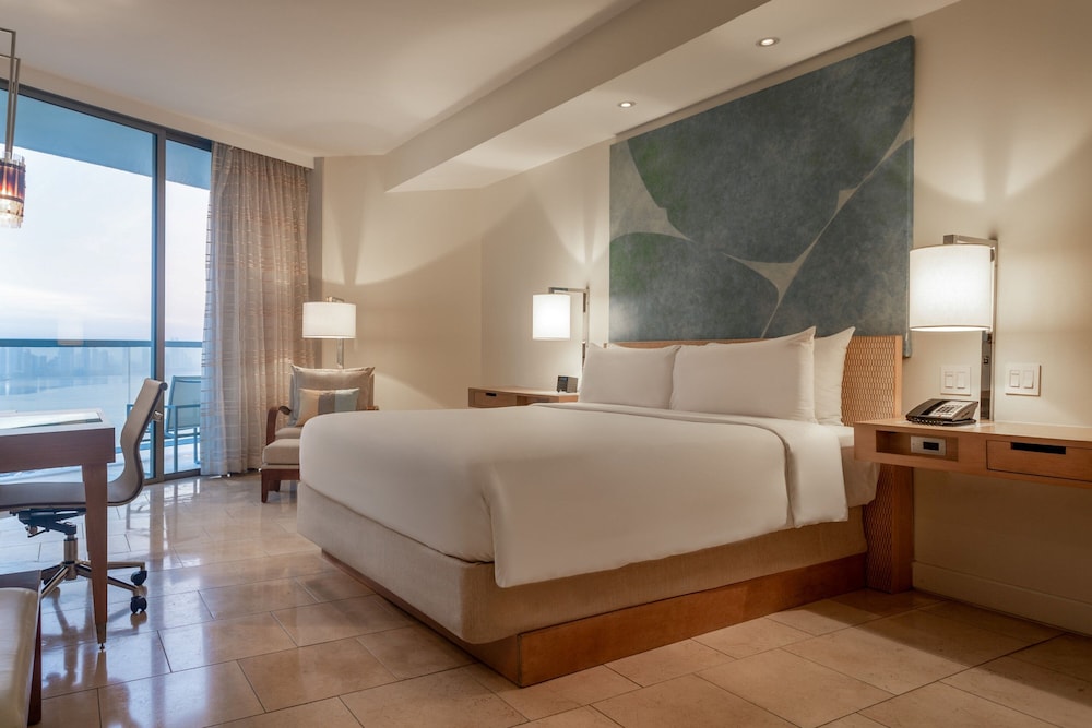 Deluxe Room, 1 King Bed - Photo 4