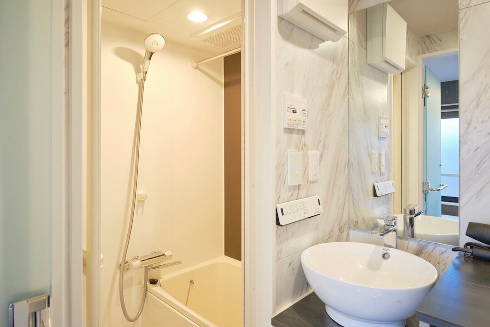 3 Units, 301/302/303 (7-Person Accomodation), Non Smoking photo 2