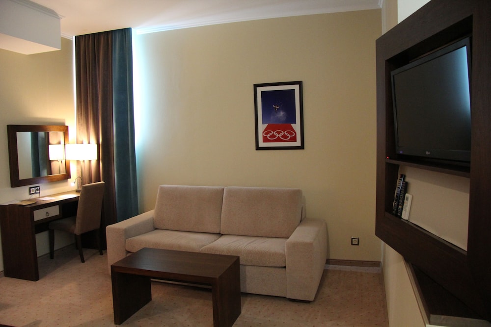 Studio, Kitchenette