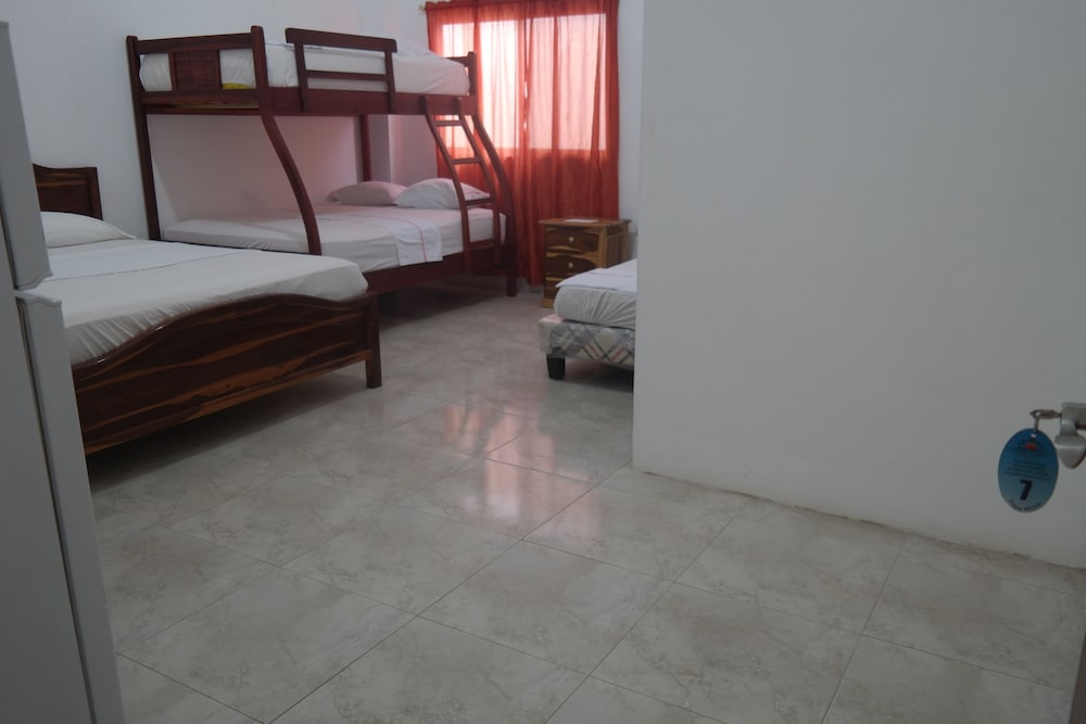Family Triple Room, Multiple Beds, Non Smoking, Refrigerator photo 2