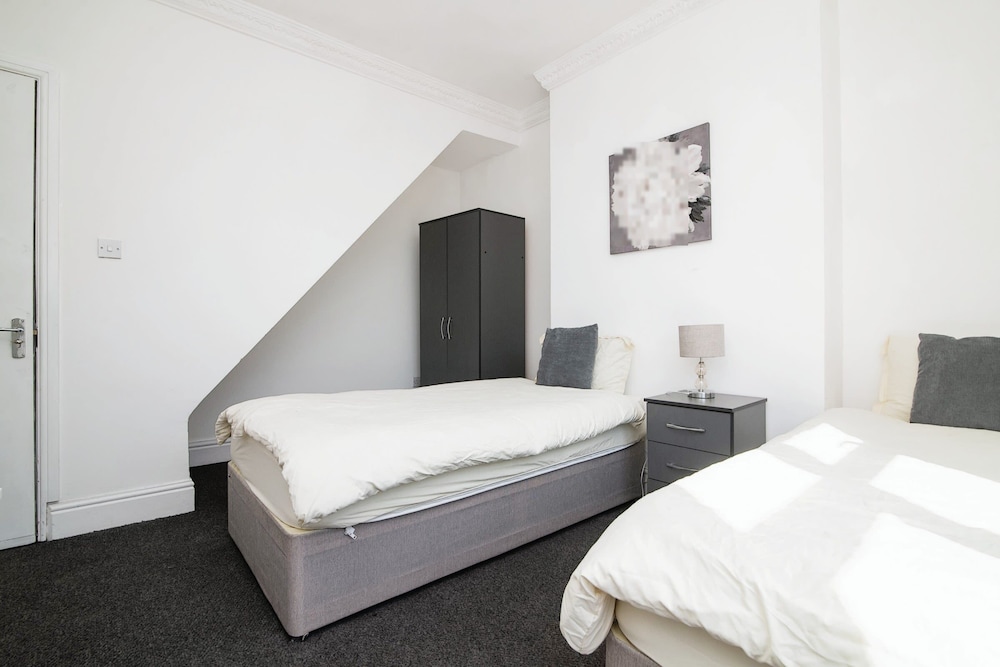 Luxury House photo 3
