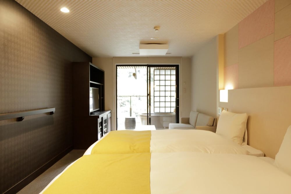 Hollywood Style Twin Room, Private Open-Air Bath - Photo 1