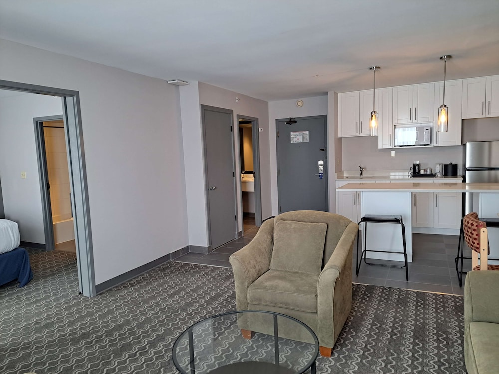 Suite, 1 King Bed, Non Smoking (with Sofabed) - Photo 1