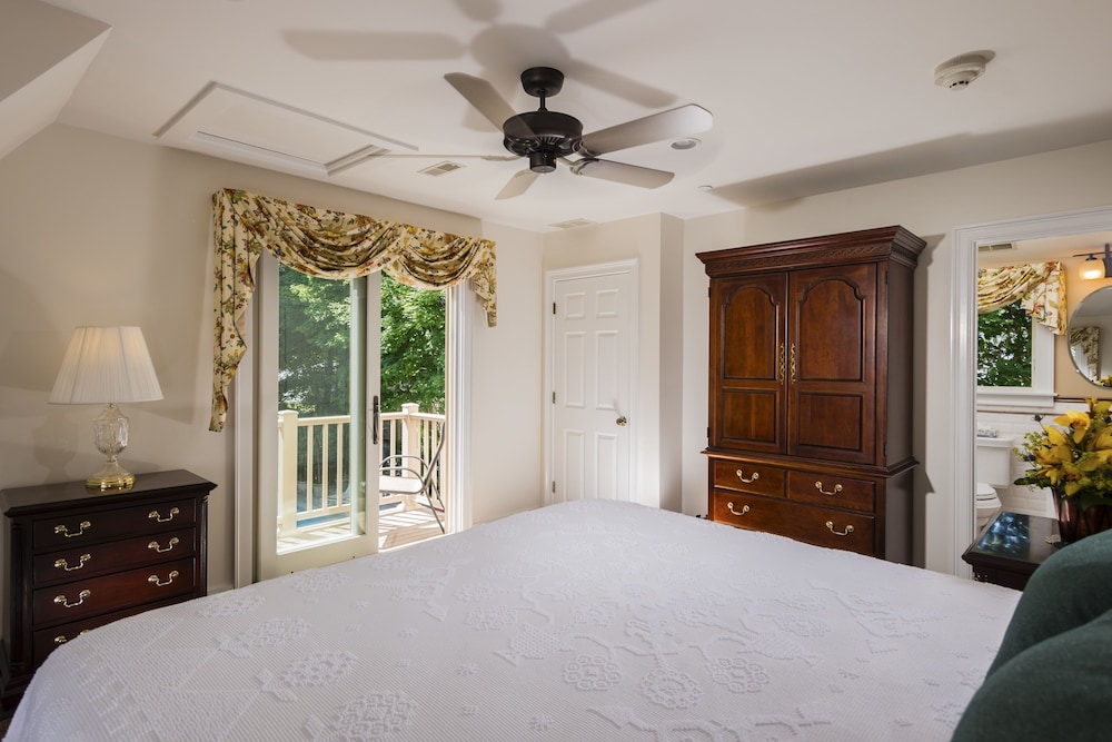 Suite 2 Bedrooms, 2 Bathrooms