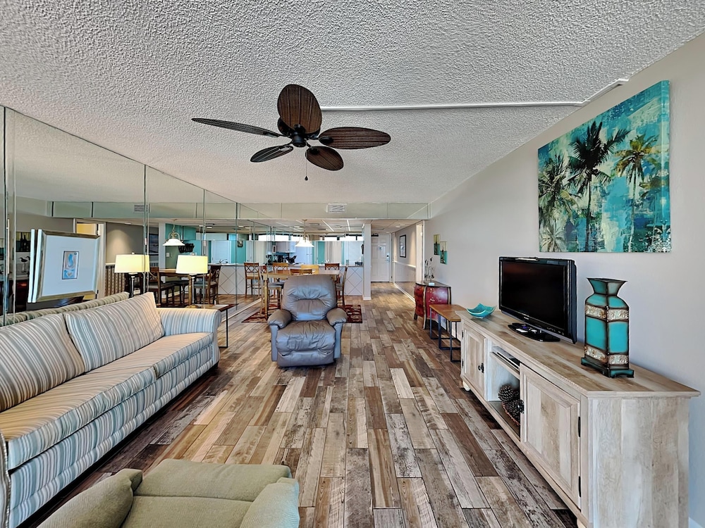 Condo, 1 King Bed with Sofa bed, Balcony, Ocean View (T2 204 - No Pets)
