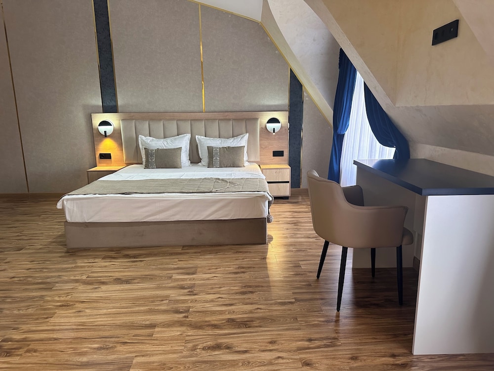 Classic Double Room, City View