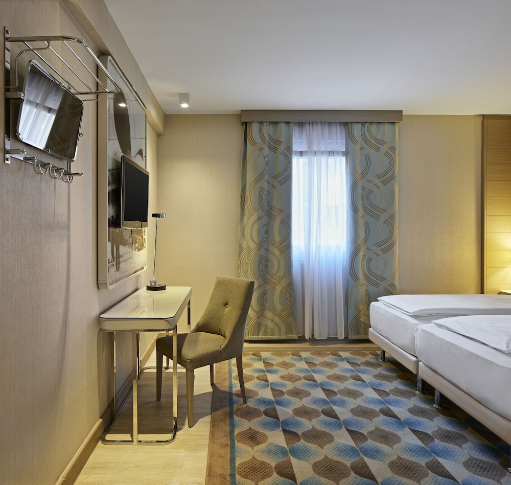 Superior Double or Twin Room - Photo 3