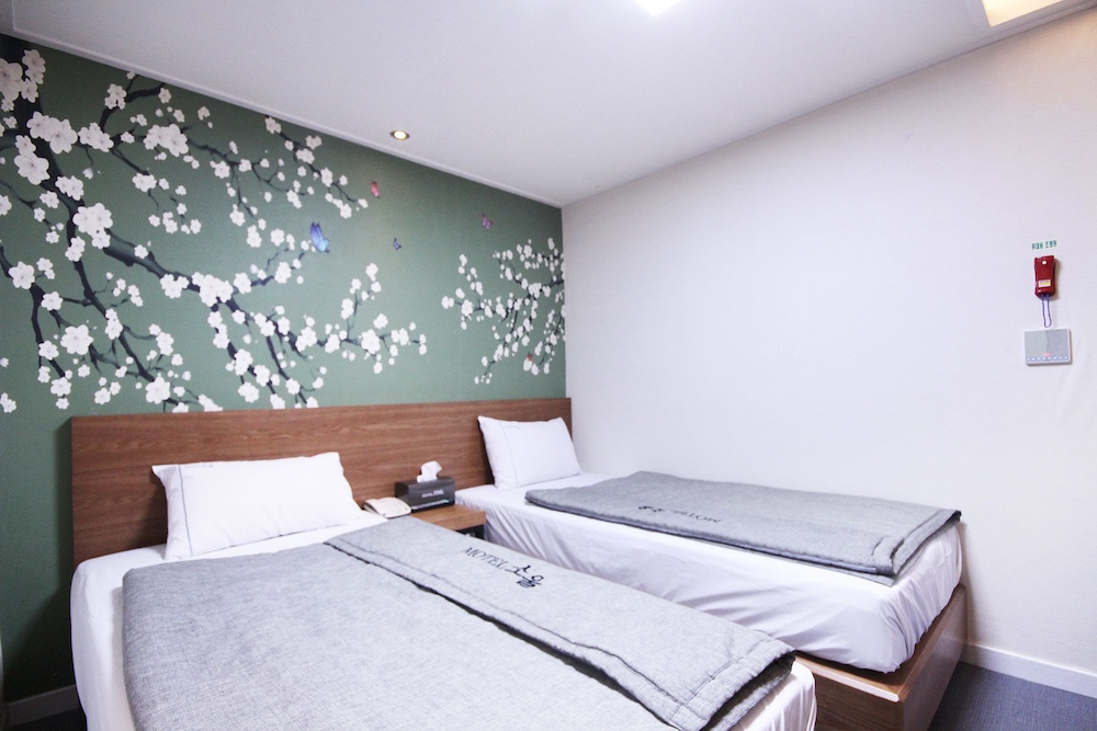 Twin Room (A) photo 1