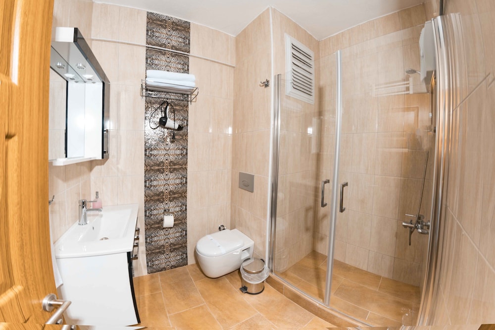 Deluxe Double Room, 1 Queen Bed photo 2
