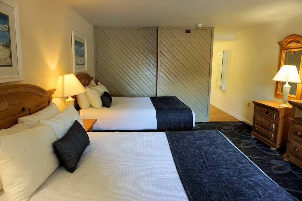 Standard Room, 2 Queen Beds, Accessible, Patio photo 1