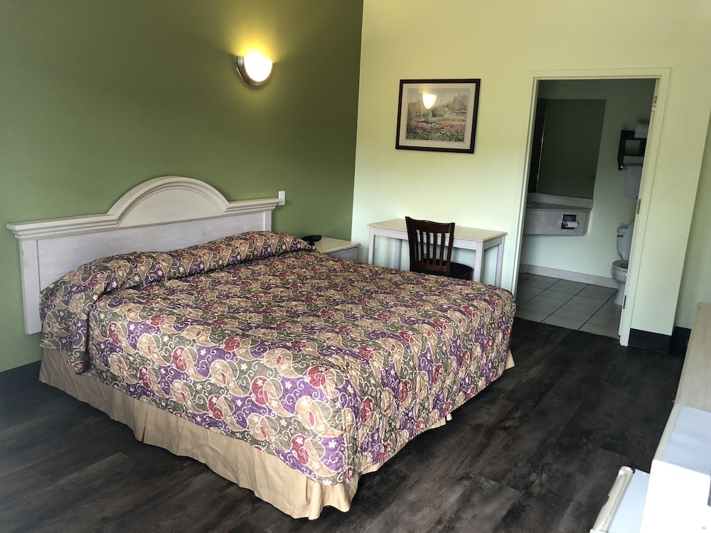 Standard Room, 1 King Bed, Smoking