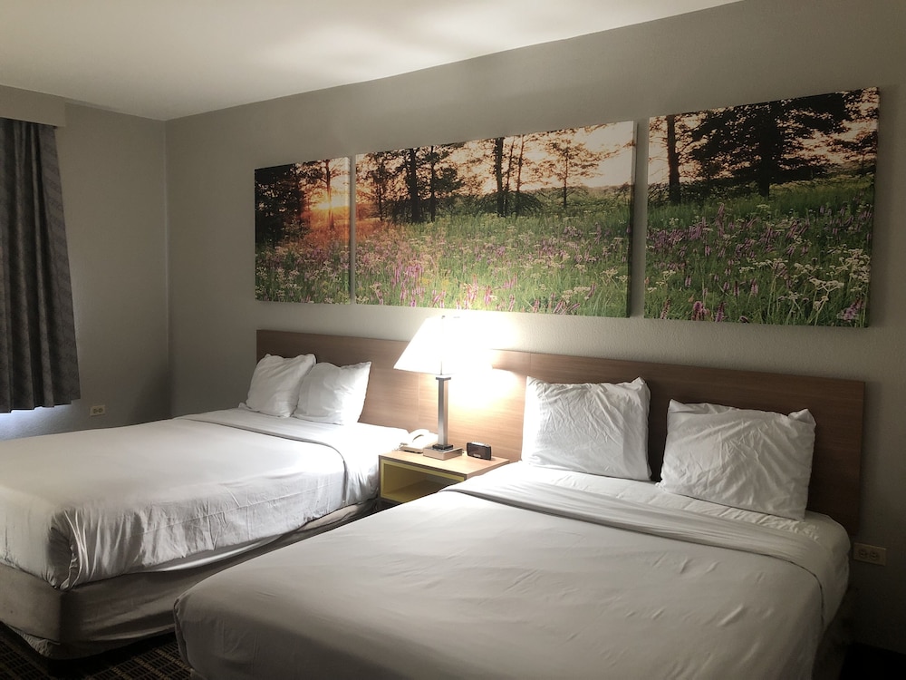 Standard Room, 2 Queen Beds - Photo 1