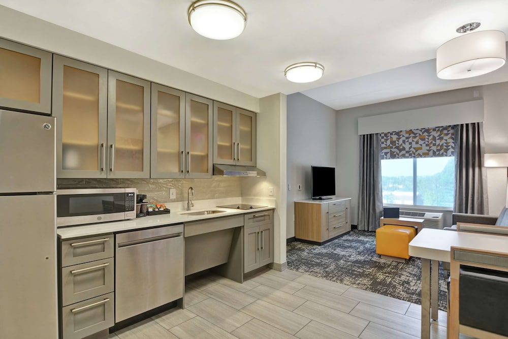 Suite, 1 Bedroom, Accessible (Roll-In Shower) - Photo 3