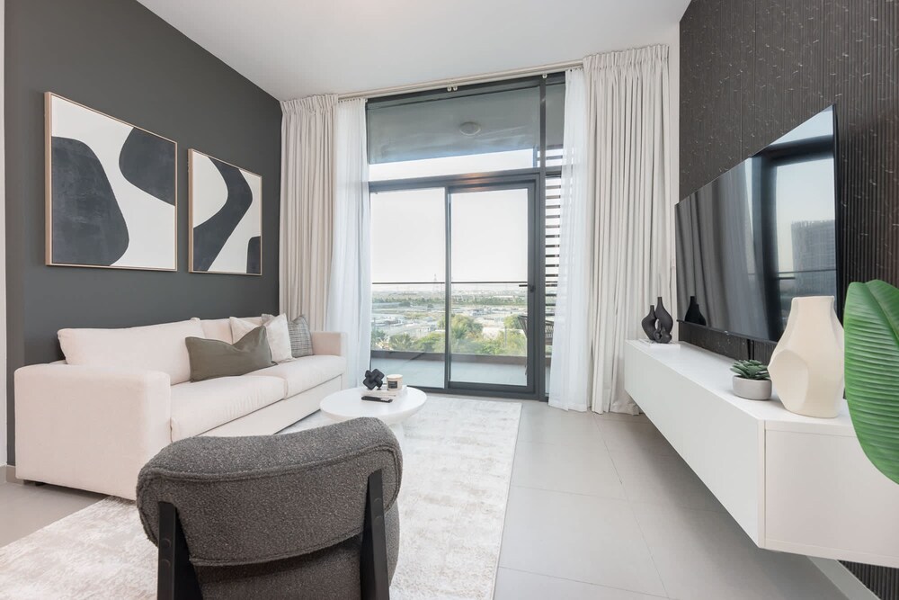 Golden Swim Up Junior Suite