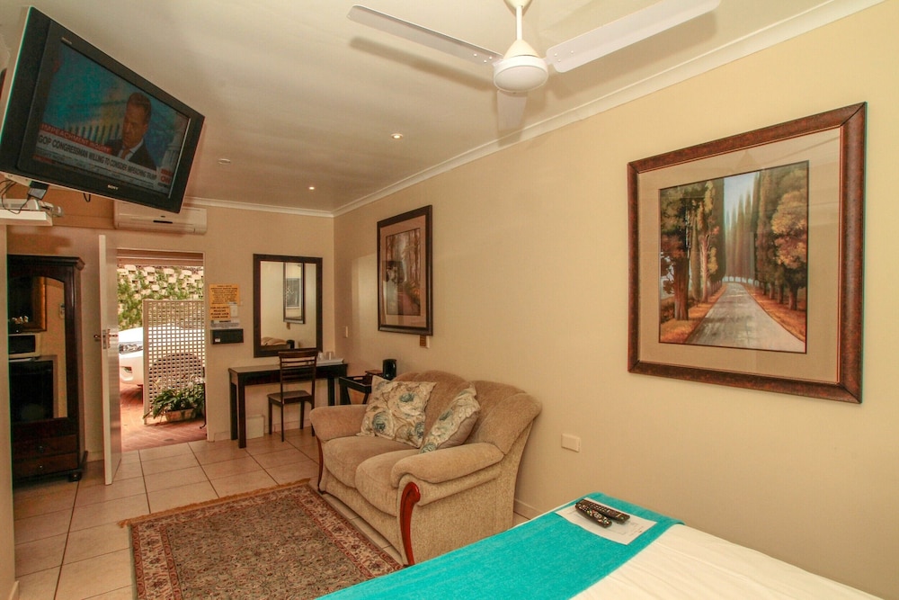 Budget Suite photo 3