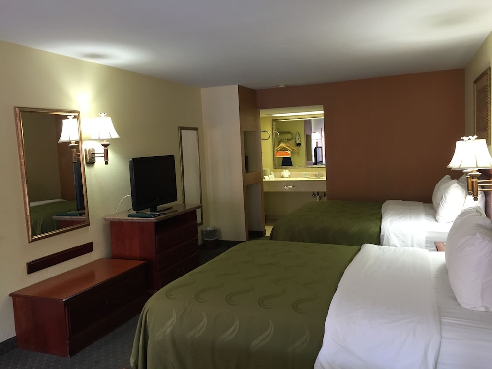 Suite, 1 King Bed with Sofa bed, Non Smoking - Photo 2