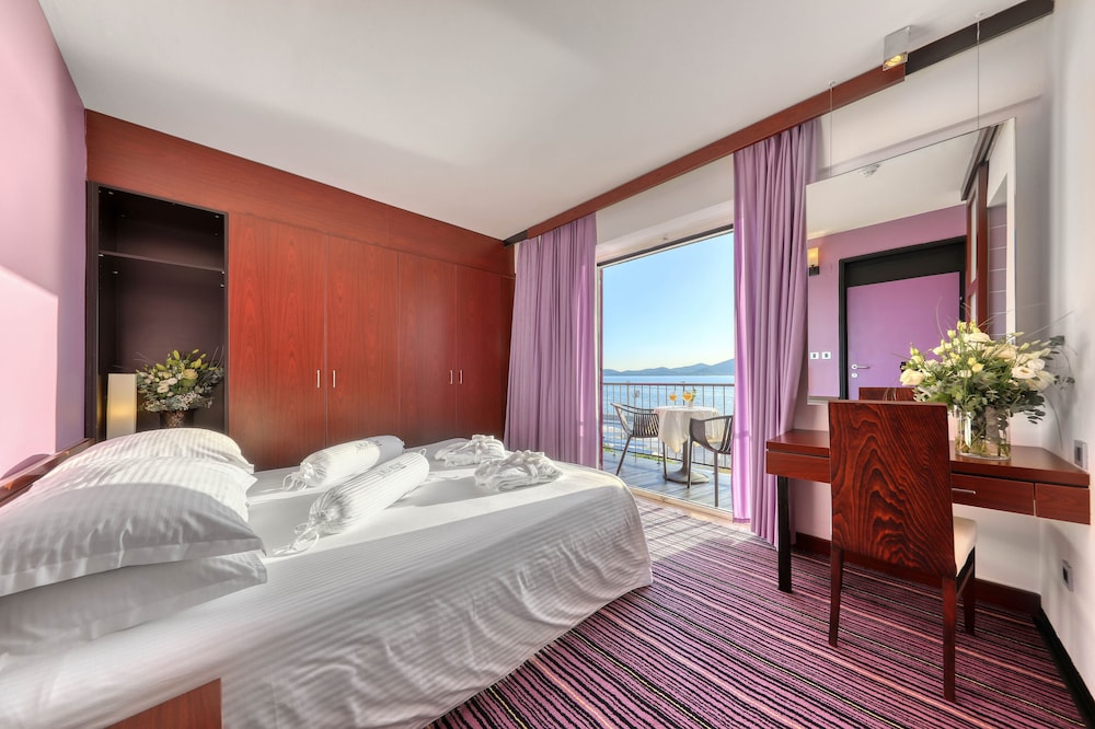 Basic Suite, Balcony (Sea View) photo 3