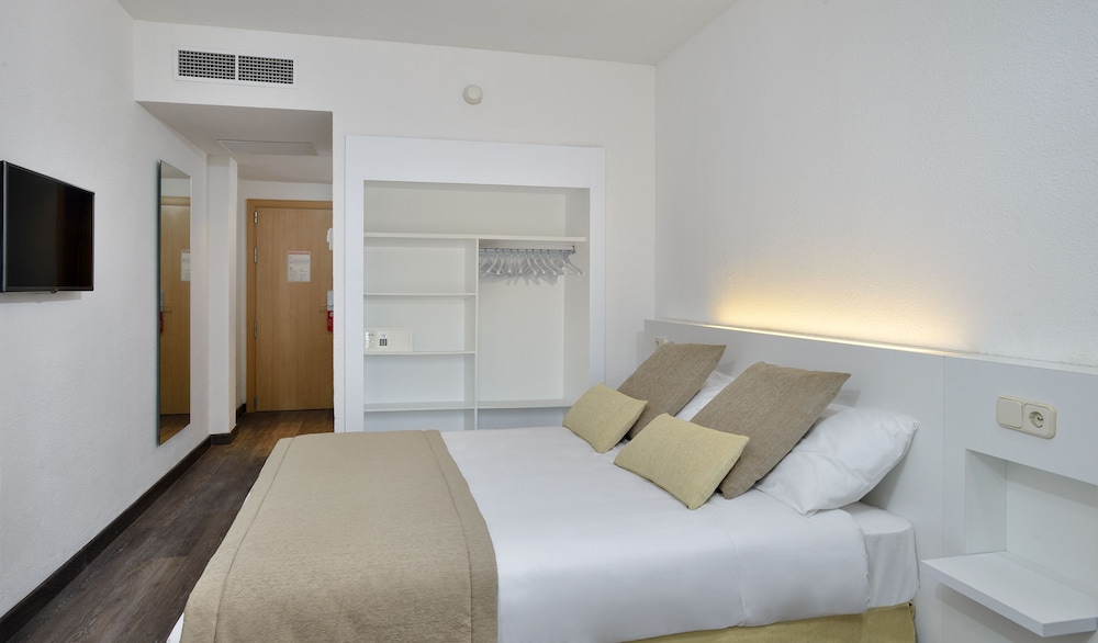 Habitación, Vista a la Piscina (Sol, 2+1)