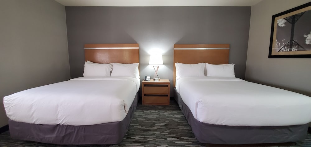 Deluxe Room, 2 Queen Beds, Non Smoking - Photo 4