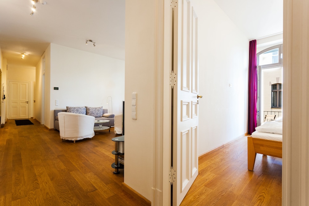 Superior Apartment, 3 Bedrooms, Non Smoking, 2 Bathrooms (11D) photo 3