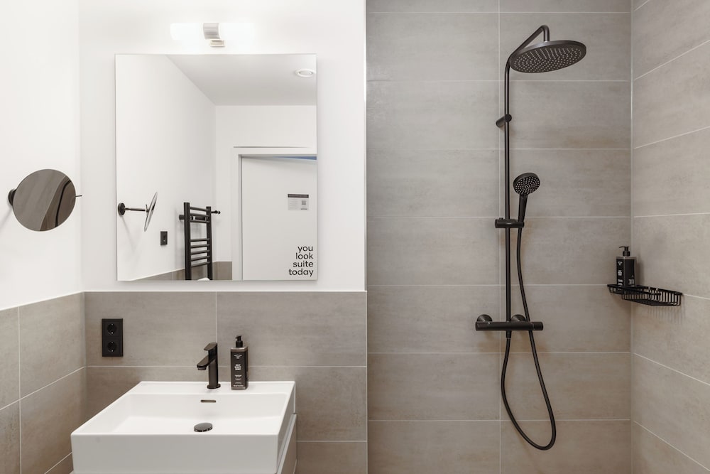 Comfort Suite - Wheelchair Accessible photo 3